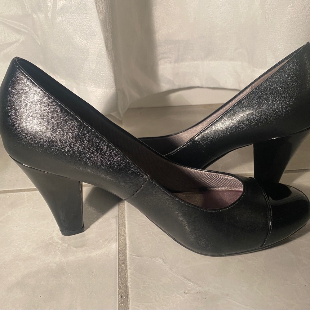 Naturalizer Black Heels size 9W